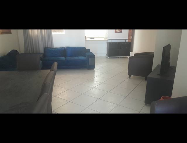 3 BEDROOM SECTIONAL TITLE FOR SALE IN BEACON ROCKS